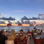 Daftar Rekomendasi Cafe di Bali, mulai dari yang ter hits, hingga Memiliki tema unik.